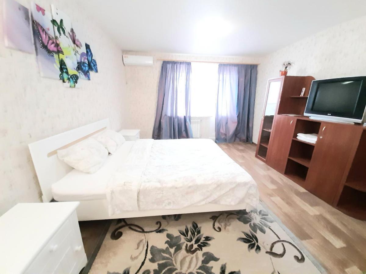 1 Комнатная На Позняках Apartment Kiev Ngoại thất bức ảnh