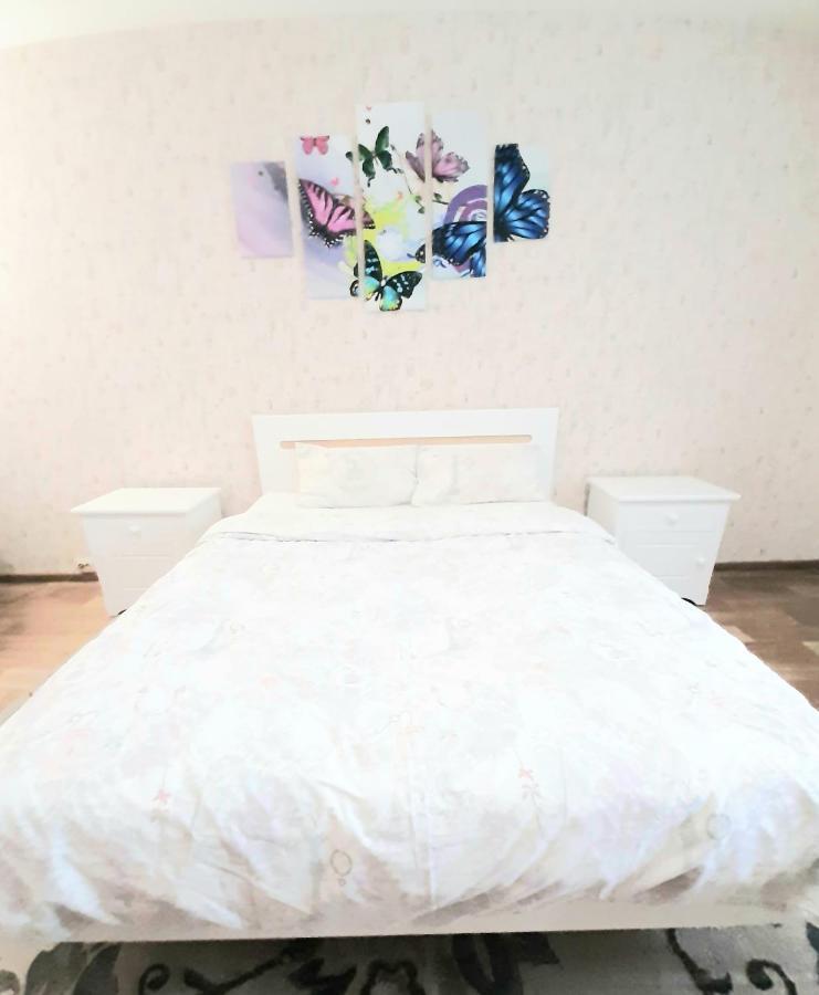 1 Комнатная На Позняках Apartment Kiev Ngoại thất bức ảnh
